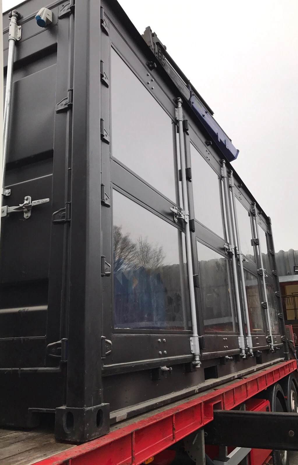 20ft Container With Glass Windows - Image 6