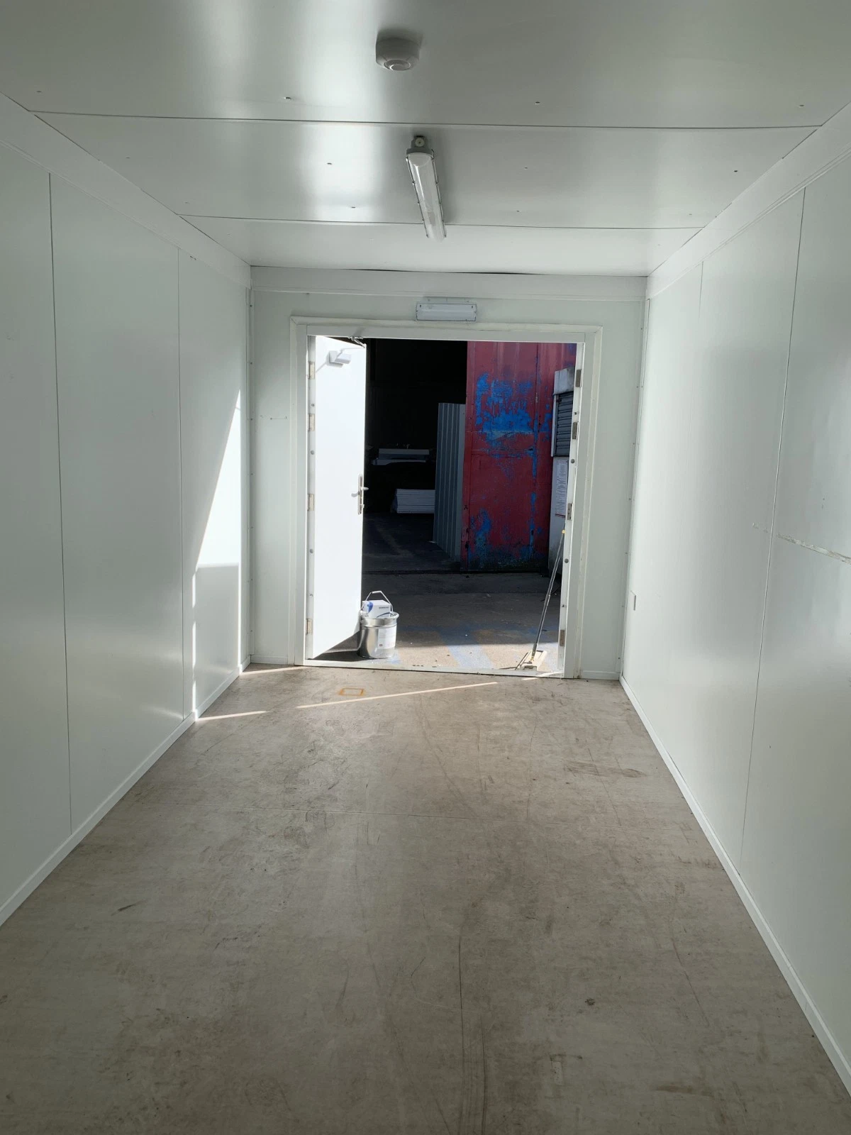 20ft x 8ft Insulated Storage Unit – Durable Steel Container - Image 3