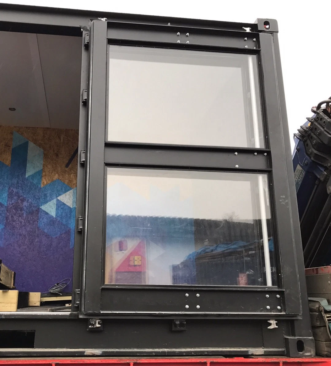 20ft Container With Glass Windows - Image 3