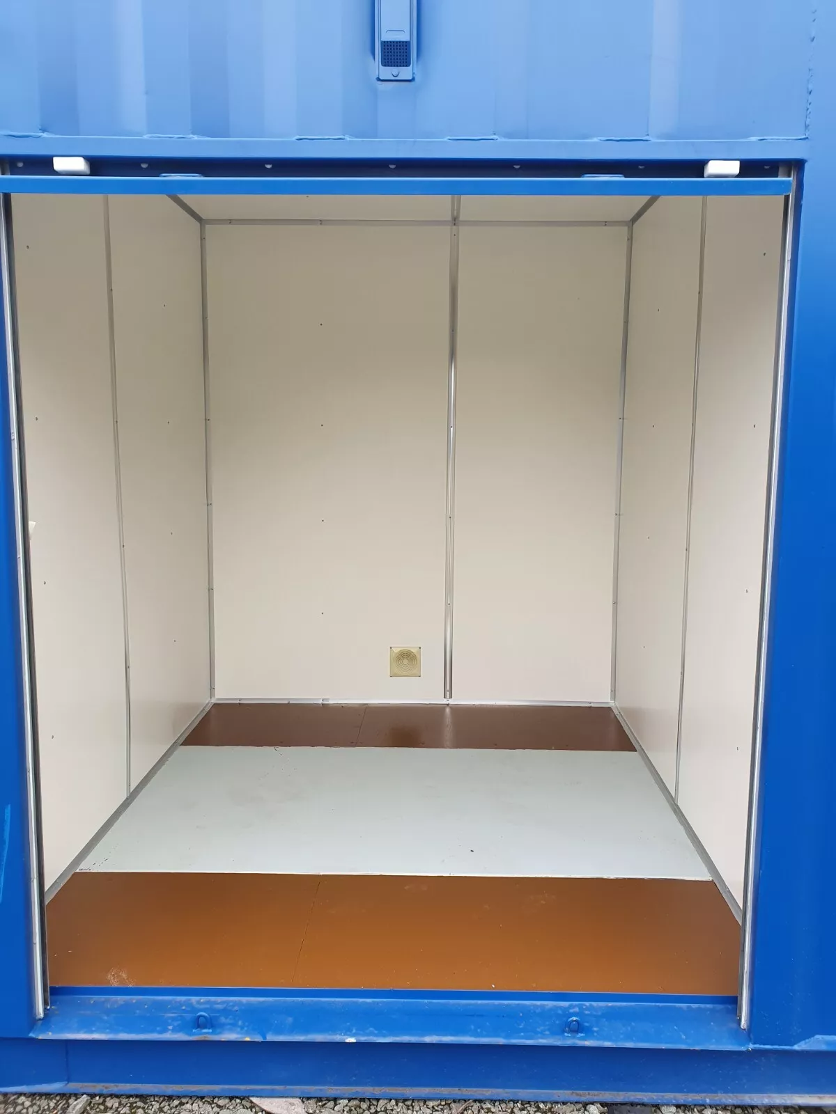 40ft Containers as Self Storage Rooms – Insulated – Ply Lined – Premium - Image 2